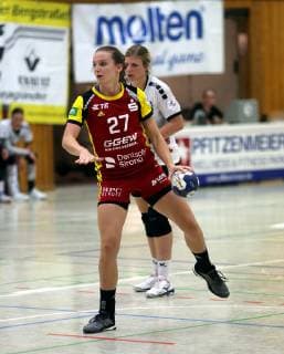 lsp - Handball-Bundesliga Damen - HSG Bensheim vs Neckarsulm - Bensheim - 13.10.2018 v. l. Julia Maidhof Bensheim beim Siebenmeter Aktion, Einzelbild -
