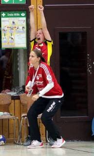 lsp - Handball-Bundesliga Damen - HSG Bensheim vs Neckarsulm - Bensheim - 13.10.2018 v. l. Jubeln bei Sarah van Gulik und Trainerin Heike Ahlgrimm beide Bensheim Aktion, Einzelbild -