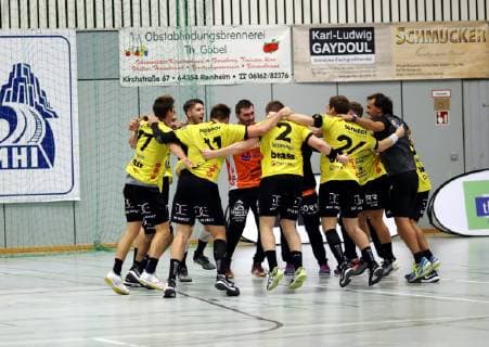 Dritte Handball-Bundesliga - MSG Grossbieberau Modau vs SG Leipzig II - Saison - 2018 -2019 - 13.10.2018 - Grossbieberau v. l. Groß war die Freude bei den Handballern aus Gross-Bieberau nach dem Erfolg Aktion, Einzelbild -