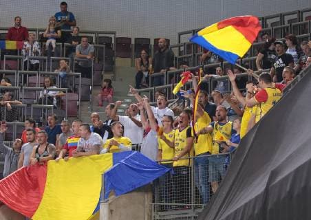 14.10.2018, Deutschland, Bietigheim, Handball Champions-League Frauen Gruppenphase 2. Spieltag Saison 2018 2019 SG BBM Bietigheim vs. CSM Bucuresti: Rumänische Fans, Zuschauer, Fan, Rumänien