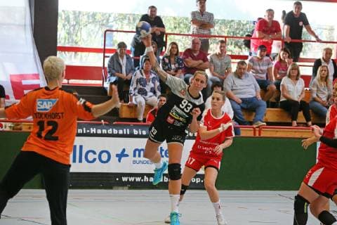 SSP, Neurotthalle, HB 2. Bundesliga Frauen, Kurpfalz-Bären Ketch - VfL Waiblingen, Bären: 12 Sabine Stockhorst, 17 Samira Brand, VfL: 93 Tina Welter, Kurpfalz-Bären Ketch - VfL Waiblingen, Handball Frauen, 24.10.2018 Copyright: xEIBNER Lenhardtx EP_EER