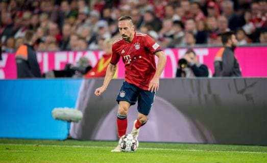 6. Oktober 2018: Muenchen, Allianz Arena: Fussball 1. Bundesliga, 7. Spieltag: FC Bayern Muenchen - Borussia Moenchengladbach: Muenchens Franck Ribery am Ball. DFL REGULATIONS PROHIBIT ANY USE OF PHOTOGRAPHS AS IMAGE SEQUENCES AND OR QUASI-VIDEO.