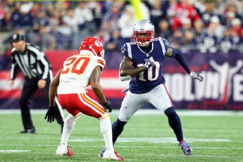 October 14, 2018; Foxborough, MA, USA; New England Patriots wide receiver Josh Gordon (10) and Kansas City Chiefs cornerback Steven Nelson (20) in action during the NFL American Football Herren USA game between the Kansas City Chiefs and New England Patriots at Gillette Stadium. New England won 43-40. CSM NFL 2018: Chiefs vs Patriots OCT 14 - ZUMAc04_ 20181014_zaf_c04_423 Copyright: xAnthonyxNesmithx
