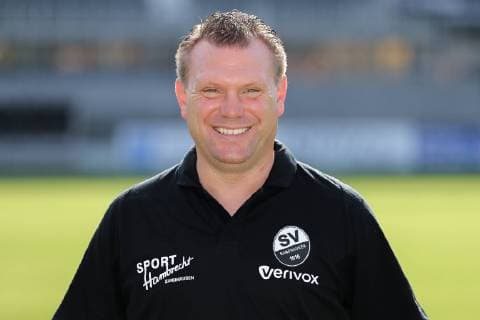 Sport Bilder des Tages Uwe Koschinat (Trainer, Cheftrainer, SVS), Einzelbild, Aktion, Action, Spielszene, Porträt, Portrait, Fussball, 2.Bundesliga, Trainervorstellung beim SV Sandhausen, DFL REGULATIONS PROHIBIT ANY USE OF PHOTOGRAPHS AS IMAGE SEQUENCES AND OR QUASI-VIDEO.