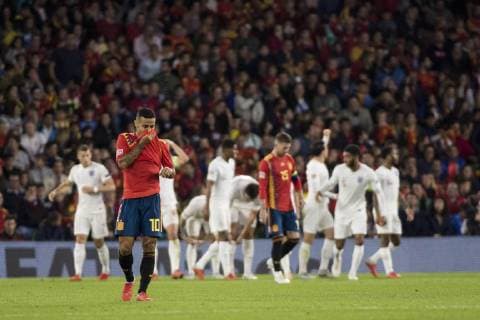 October 15, 2018 - Seville, Spain - THIAGO ALCANTARA of Spain (L ) laments after England scores for 3-0 during the UEFA Nations League Group A4 soccer match between Spain and England at the Benito Villamarin Stadium Soccer 2018 - Spain vs England - ZUMAa142 20181015_zap_a142_016 Copyright: xDanielxGonzalezxAcunax