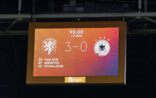 Fussball, Herren, Saison 2018 19, Nations League (3. Spieltag), Länderspiel in Amsterdam, Niederlande - Deutschland, Anzeigetafel mit 3:0-Endstand, 13.10. 2018, Copyright: xMatthiasxKochx