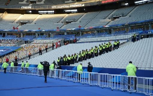 Fussball, Herren, Saison 2018 19, Nations League (4. Spieltag), Länderspiel in Saint-Denis, Frankreich - Deutschland, Ordner im leeren Stade de France, 16.10. 2018, Copyright: xMatthiasxKochx