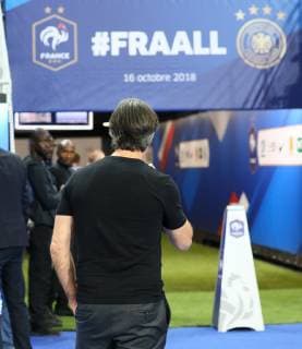 Bundestrainer Joachim Loew (Deutschland Germany) kehrt vor seinem Schicksalsspiel in den Kabinengang zurück - 16.10.2018: Frankreich vs. Deutschland, 4. Spieltag UEFA Nations League, Stade de France, DISCLAIMER: DFB regulations prohibit any use of photographs as image sequences and or quasi-video.