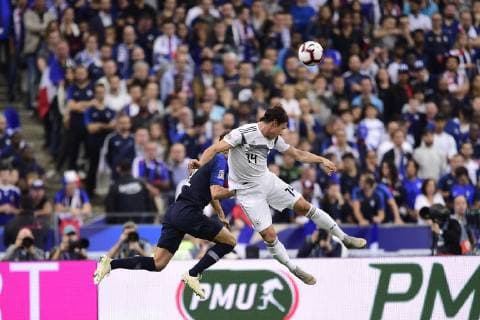 Fußball, Nations League, Frankreich - Deutschland Benjamin Pavard (France) vs Nico Schulz (Allemagne) FOOTBALL : France vs Allemagne - Ligue des Nations UEFA - St Denis - 16 10 2018 JBAutissier Panoramic 