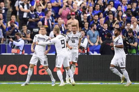 Fußball, Nations League, Frankreich - Deutschland Joie des joueurs Allemands apres le but sur penalty de Toni Kroos (Allemagne) FOOTBALL : France vs Allemagne - Ligue des Nations UEFA - St Denis - 16 10 2018 JBAutissier Panoramic 