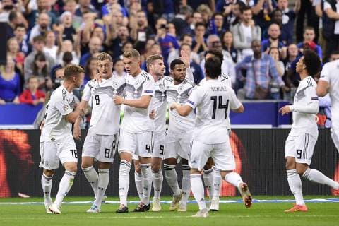 Fußball, Nations League, Frankreich - Deutschland Joie des joueurs Allemands apres le but sur penalty de Toni Kroos (Allemagne) FOOTBALL : France vs Allemagne - Ligue des Nations UEFA - St Denis - 16 10 2018 JBAutissier Panoramic 