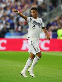Thilo Kehrer zeigend, gestikulierend Einzelbild Freisteller Aktion Fußball Fussball UEFA Nations League Länderspiel Nationalmannschaft DFB Herren Saison 2018 2019 16.10.2018 Frankreich FRA VS. Deutschland GER DFL regulations prohibit any use of photographs as image sequences and or quasi-video.