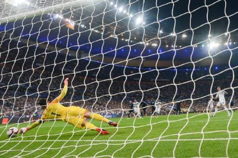 16.10.2018, xkvx, Fussball Nations League, Frankreich - Deutschland emspor, v.l. Goal scored, Tor zum 0:1 durch Toni Kroos (DFB - Deutscher Fussballbund) (DFL DFB REGULATIONS PROHIBIT ANY USE OF PHOTOGRAPHS as IMAGE SEQUENCES and or QUASI-VIDEO) Paris
