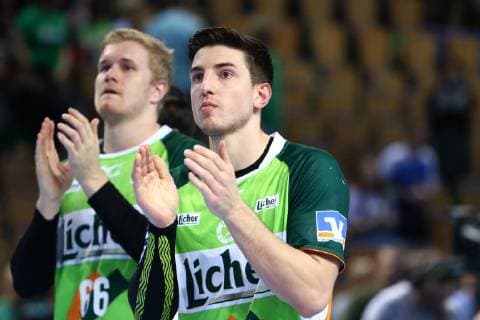 Anton Lindskog (Wetzlar, links) und Alexander Hermann (Wetzlar) sind enttaeuscht ueber die Niederlage gegen Melsungen HSG Wetzlar vs MT Melsungen, Handball, DHB-Pokal, 16.10.2018 HSG Wetzlar vs MT Melsungen, Handball, DHB-Pokal, 16.10.2018 Wetzlar Copyright: xEIBNER RenexWeissx EP_RWS