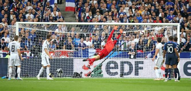 16.10.2018, Fussball, UEFA Nations League, Gruppe 1, Spieltag 4, Frankreich - Deutschland im Stade de France Paris. Tor zum 1:1
