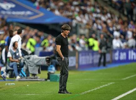 16.10.2018, Fussball, UEFA Nations League, Gruppe 1, Spieltag 4, Frankreich - Deutschland im Stade de France Paris. Bundestrainer Joachim Löw (Deutschland) enttäuscht