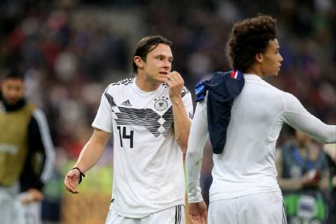 Nico Schulz ( Deutschland ) Leroy Sane ( Deutschland ) nach der Niederlage, UEFA Nations League, 2018 19, Frankreich vs. Deutschland, DFB regulations prohibit any use of photographs as image sequences and or quasi-video, Frankreich vs. Deutschland, UEFA Nations League, 2018 19, Fussball, 16.10.2018 Paris Copyright: xLanger Eibner-Pressefotox EP_HLR
