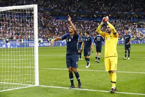 joie Raphael Varane (France) et Hugo Lloris (France) FOOTBALL : France vs Allemagne - Ligue des Nations - 16 10 2018 GwendolineLeGoff Panoramic 