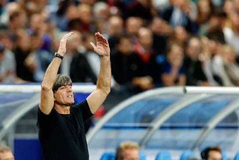 Paris, France, 16.10.2018, UEFA Nations League, League A, Group 1, Frankreich - Deutschland Trainer Joachim Loew (GER) gestikuliert, gestik ( DeFodi048