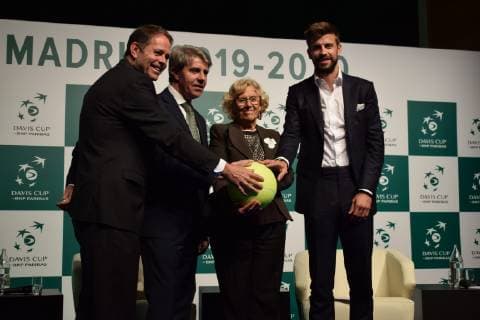 Tennis, DavisCup Pressetermin in Madrid Presentacion de la Copa Davis en Madrid Madrid, Spain 17-10-18 Gerard Pique Manuela Carmena Presentation of Davis Cup in Madrid
