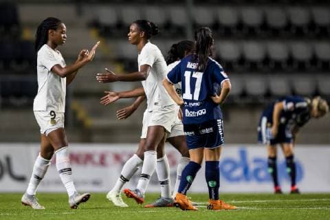 181017 Paris Marie-Antoinette Katoto jublar efter 0-1under attondelsfinalen i Champions League mellan Linköping och Paris Saint-Germain den 17 oktober 2018 i Linköping. Copyright: PETERxHOLGERSSON BB181017PH008
