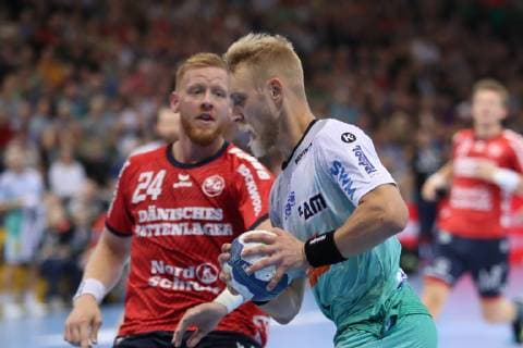 SG Flensburg-Handewitt vs SC Magdeburg, Handball, DHB-Pokal, Achtelfinale, 17.10.18 Matthias Musche (SC Magdeburg, 06) gegen Jim Gottfridsson (SG Flensburg-Handewitt, 24)