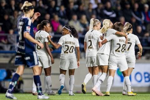 181017 Paris Shuang Wang jublar efter 0-2 under attondelsfinalen i Champions League mellan Linköping och Paris Saint-Germain den 17 oktober 2018 i Linköping. Copyright: PETERxHOLGERSSON BB181017PH014