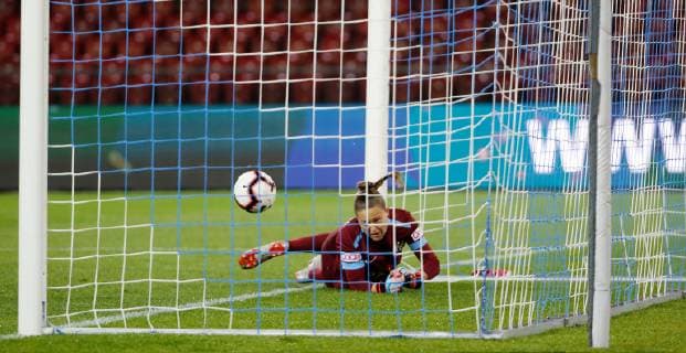 17.10.2018 Stadion Letzigrund Zürich , SCHWEIZ , Saison 2018 2019 Frauen UEFA Womens Champions League Hinspiel FC Zürich Frauen - FC Bayern München Torhüterin Elvira Herzog (FCZ Frauen) beim 0:1