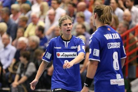 Kira Schnack (HSG Blomberg-Lippe 2) und Tessa van Zijl (HSG Blomberg-Lippe 8)(vorne) , HSG Blomberg-Lippe vs Thueringer HC, Handball, 1. Frauen Bundesliga, 17.10.2018, HSG Blomberg-Lippe vs Thueringer HC, Handball, 1. Bundesliga Frauen, 17.10.2018 Blomberg Copyright: xEIBNER JanxStrohdiekx EP_JSK