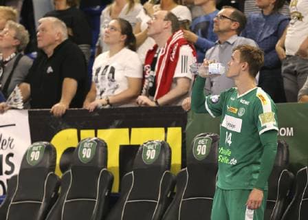 Foto : Verlierer Niclas Pieczkowski ( Leipzig ) Handball - 1. Bundesliga , Pokalspiel am Mi. 17.10.2018 THW Kiel - DHfK Leipzig 31 - 23