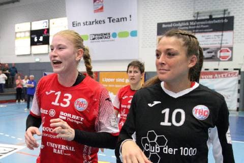 Freude bei Meike Schmelzer (Thueringer HC 13)(links) und Alexandra Mazzucco (Thueringer HC 10)(rechts), HSG Blomberg-Lippe vs Thueringer HC, Handball, 1. Frauen Bundesliga, 17.10.2018, HSG Blomberg-Lippe vs Thueringer HC, Handball, 1. Bundesliga Frauen, 17.10.2018 Blomberg Copyright: xEIBNER JanxStrohdiekx EP_JSK
