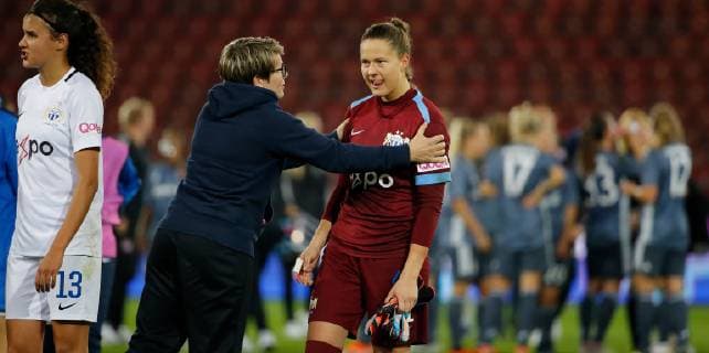 17.10.2018 Stadion Letzigrund Zürich , SCHWEIZ , Saison 2018 2019 Frauen UEFA Womens Champions League Hinspiel FC Zürich Frauen - FC Bayern München Torhüterin Elvira Herzog (FCZ Frauen) nach dem Spiel