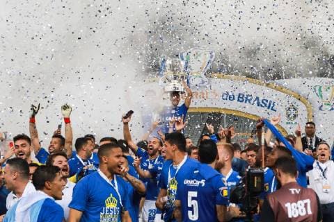 Sport Themen der Woche KW42 Sport Bilder des Tages Corinthians x Cruzeiro SÃO PAULO, SP - 18.10.2018: CORINTHIANS X CRUZEIRO - Commemoration of the Cruzeiro team at the end of the match between Corinthians and Cruzeiro held at the Corinthians Arena, East Zone of São Paulo. The match is valid for the 2018 Brazil Cup Final. (Photo: Ricardo Moreira Fotoarena) x1622373x  RicardoxMoreira