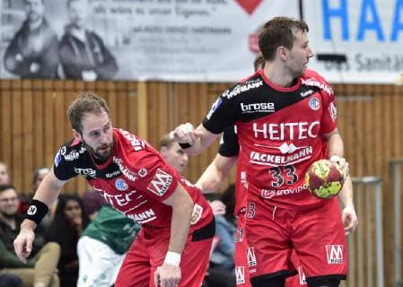 17.10.2018 - Handball - DHB-Pokal - Achtelfinale - Saison 2018 2019 - DJK Rimpar Wölfe - HC Erlangen HCE - OGo - Nico Büdel (20, HC Erlangen ) Nikolai Link (33, HC Erlangen HCE )