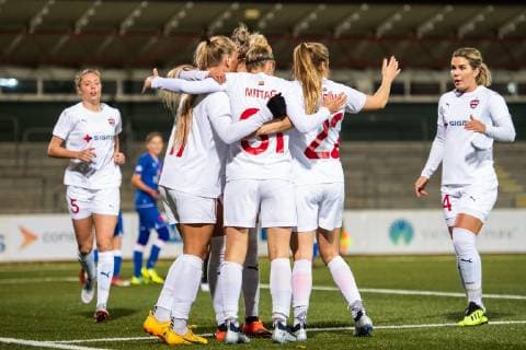 Fußball, Damen CL, FC Rosengard - Slavia Prag 181018 Rosengards Lisa-Marie Utland jublar efter 1-0 under fotbollsmatchen i Champions League mellan Rosengard och Slavia Prag den 18 oktober 2018 i Malmö. Copyright: AvdoxBilkanovic BB181018AB004