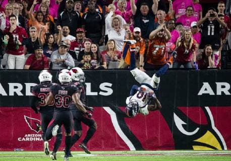 Sport Themen der Woche KW42 Sport Bilder des Tages GLENDALE, AZ - OCTOBER 18: Denver Broncos flips into the end zone for a touchdown during NFL American Football Herren USA football game between the Arizona Cardinals and the Denver Broncos on October 18, 2018 at State Farm Stadium in Glendale, Arizona (Photo by Adam Bow Icon Sportswire) NFL: OCT 18 Broncos at Cardinals Icon18101819355 EDITORIAL USE ONLY