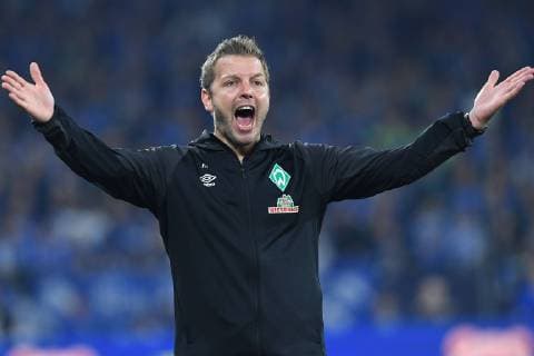 Fußball 1. Bundesliga 8. Spieltag FC Schalke 04 - SV Werder Bremen am 20.10.2018 in der Veltins Arena in Gelsenkirchen Florian Kohlfeldt ( Cheftrainer Bremen ) DFL regulations prohibit any use of photographs as image sequences and or quasi-video.