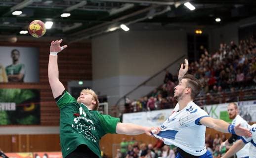 v.li.: Patrick Gempp (DJK Rimpar Wölfe), Marek Vanco (Dessau-Rosslauer HV 06), DKB 2. Handball-Bundesliga, DJK Rimpar Wölfe - Dessau-Rosslauer HV 06,