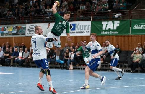 v.li.: Libor Hanisch (Dessau-Rosslauer HV 06), Benedikt Brielmeier (DJK Rimpar Wölfe), Johannes Wasielewski (Dessau-Rosslauer HV 06), DKB 2. Handball-Bundesliga, DJK Rimpar Wölfe - Dessau-Rosslauer HV 06,
