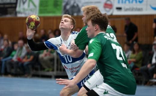 v.li.: Slavomir Mlotek (Dessau-Rosslauer HV 06), Patrick Gempp (DJK Rimpar Wölfe), Lukas Siegler (DJK Rimpar Wölfe), DKB 2. Handball-Bundesliga, DJK Rimpar Wölfe - Dessau-Rosslauer HV 06,