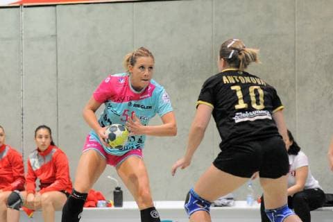 Marija Obradovic (TusSies Metzingen 51) gegen Irina Antonova (Astrakhanochka 10) TusSies Metzingen, Handball, HBF, EHF, Ligaspiel, 20.10.2018, Foto:TBaur Eibner TusSies Metzingen vs. Astrakhanochka Metzingen Copyright: xEIBNER TobiasxBaurx EP_TBR