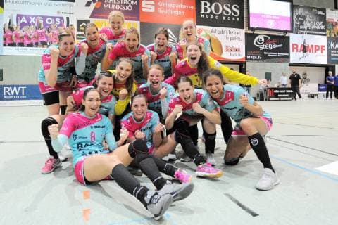 Sport Themen der Woche KW42 Sport Bilder des Tages pure freude bei den TusSies nach dem erreichen der 3. Runde TusSies Metzingen, Handball, HBF, EHF, Ligaspiel, 20.10.2018, Foto:TBaur Eibner TusSies Metzingen vs. Astrakhanochka Metzingen Copyright: xEIBNER TobiasxBaurx EP_TBR