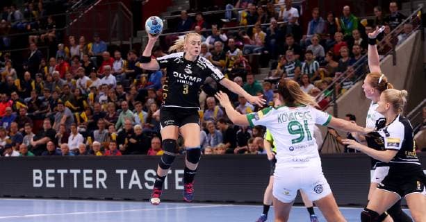 BAU 21.10.2018 Ludwigsburg Handball SG BBM Bietigheim vs. FTC-Rail Cargo Hungaria, Maura Visser (BBM, vorn)
