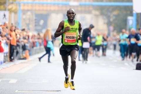 Piepenbrock 20. Dresden Marathon Dickson Kurui (KEN), der Vorjahres Sieger, belegt den zweiten Platz im Marathon, Dresden Sachsen Germany