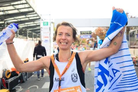 Piepenbrock 20. Dresden Marathon Sandra Boitz ( GER, Leipzig) gewinnt den Marathon bei den Frauen, Dresden Sachsen Germany