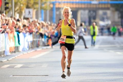 Piepenbrock 20. Dresden Marathon Angela Mösch (GER) wird zweite beim Marathon der Frauen, Dresden Sachsen Germany