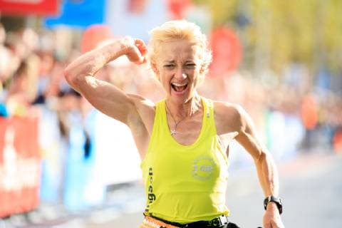 Piepenbrock 20. Dresden Marathon Angela Mösch (GER) von der Liebe Grüsse Deiringen wird zweite beim Marathon der Frauen, Dresden Sachsen Germany