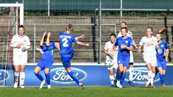 Anna-Lena Stolze (VfL Wolfsburg II, 2) beim Torschuß, Aktion, Action, Spielszene, Fussball, 2. Frauen-Bundesliga, 1. FC Köln - VfL Wolfsburg II, DFB REGULATIONS PROHIBIT ANY USE OF PHOTOGRAPHS AS IMAGE SEQUENCES AND OR QUASI-VIDEO.