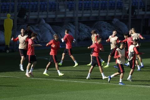Real Madrid s players warm up during a training session at the team s Valdebebas Sports City in Madrid, Spain, 22 October 2018. Real Madrid will face Viktoria Plzen in their UEFA Champions League soccer match on 23 October 2018. Training session of Real Madrid !ACHTUNG: NUR REDAKTIONELLE NUTZUNG!  Copyright: xJAVIERxLIZÓNx GRAF1989 20181022-636758087884788788