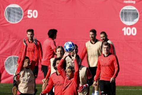 Real Madrid s Brazilian striker Mariano (C) in action during a training session at the team s Valdebebas Sports City in Madrid, Spain, 22 October 2018. Real Madrid will face Viktoria Plzen in their UEFA Champions League soccer match on 23 October 2018. Training session of Real Madrid !ACHTUNG: NUR REDAKTIONELLE NUTZUNG!  Copyright: xJAVIERxLIZÓNx GRAF1983 20181022-636758093532467258